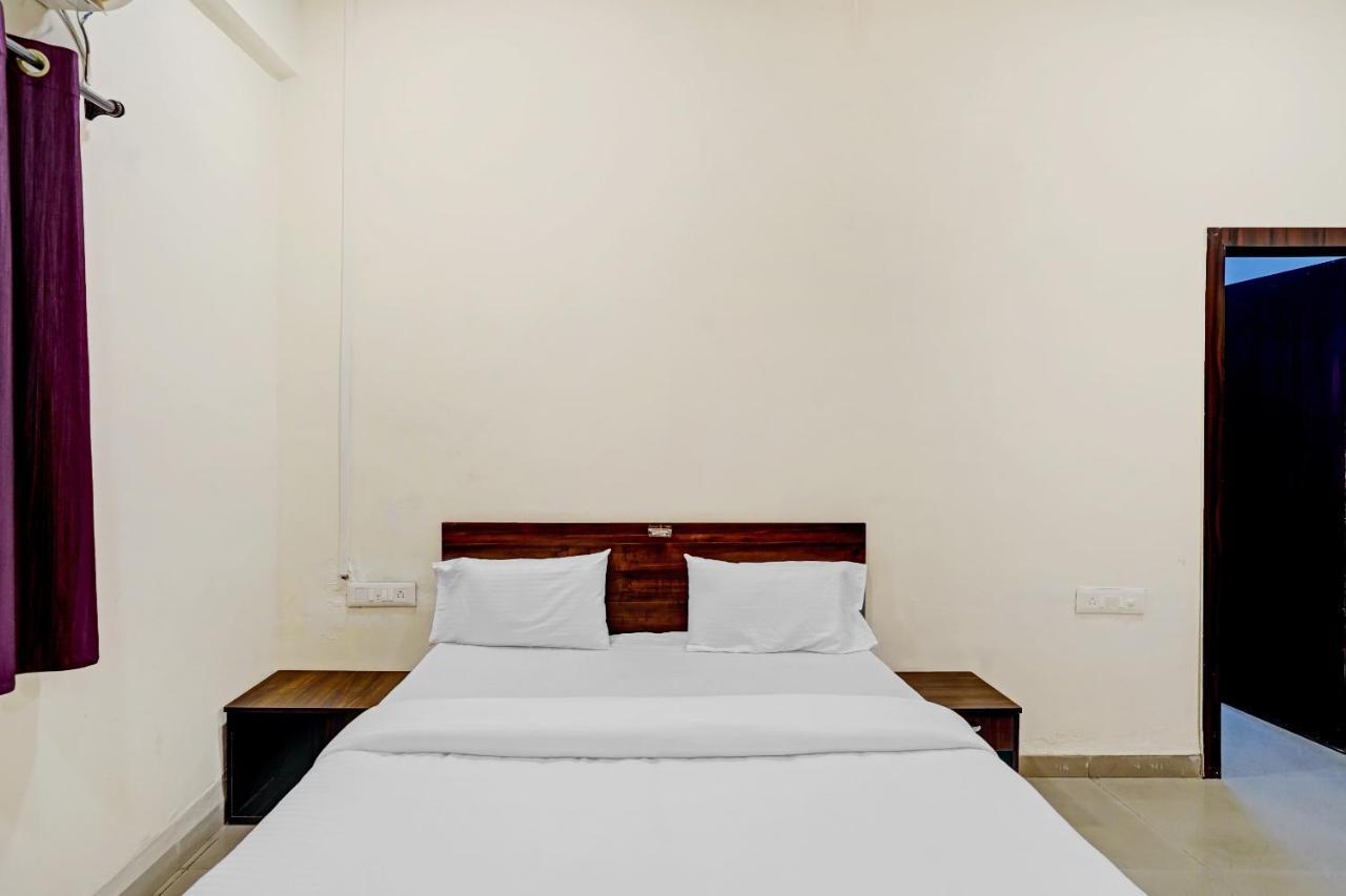 Amba Executive An Apartment Hotel Mundhwa Exterior foto